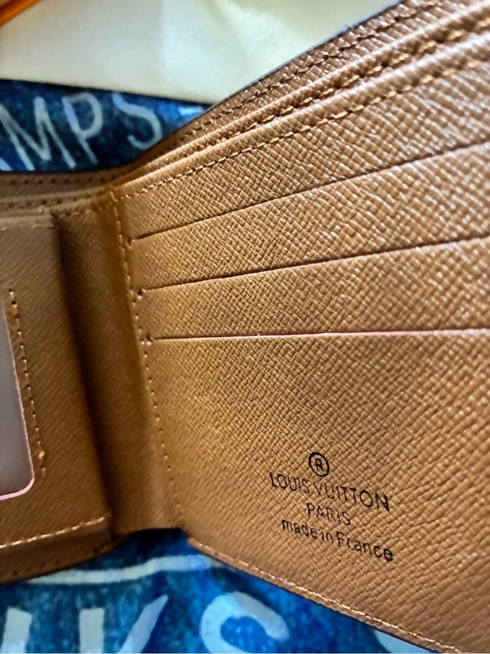 Louis Vuitton LV mens wallet - Picture 5 of 10